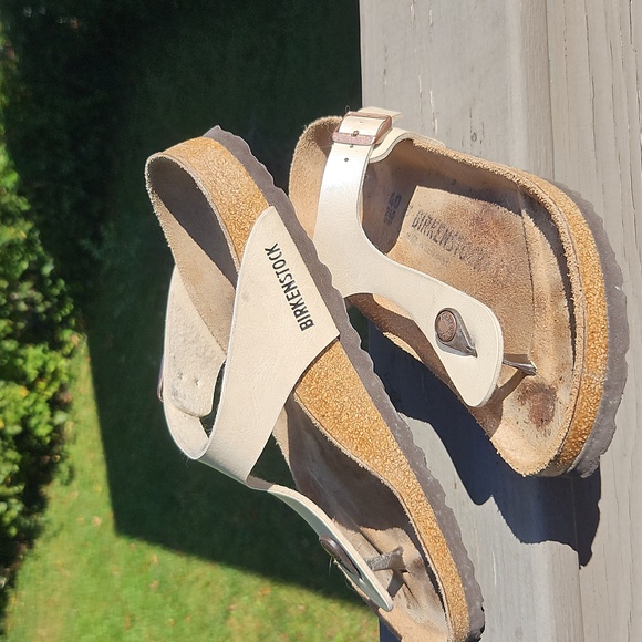 Birkenstock Gizeh Sandals Cream Ivory — Size 40 (Women’s 9/9.5) - Picture 1 of 6